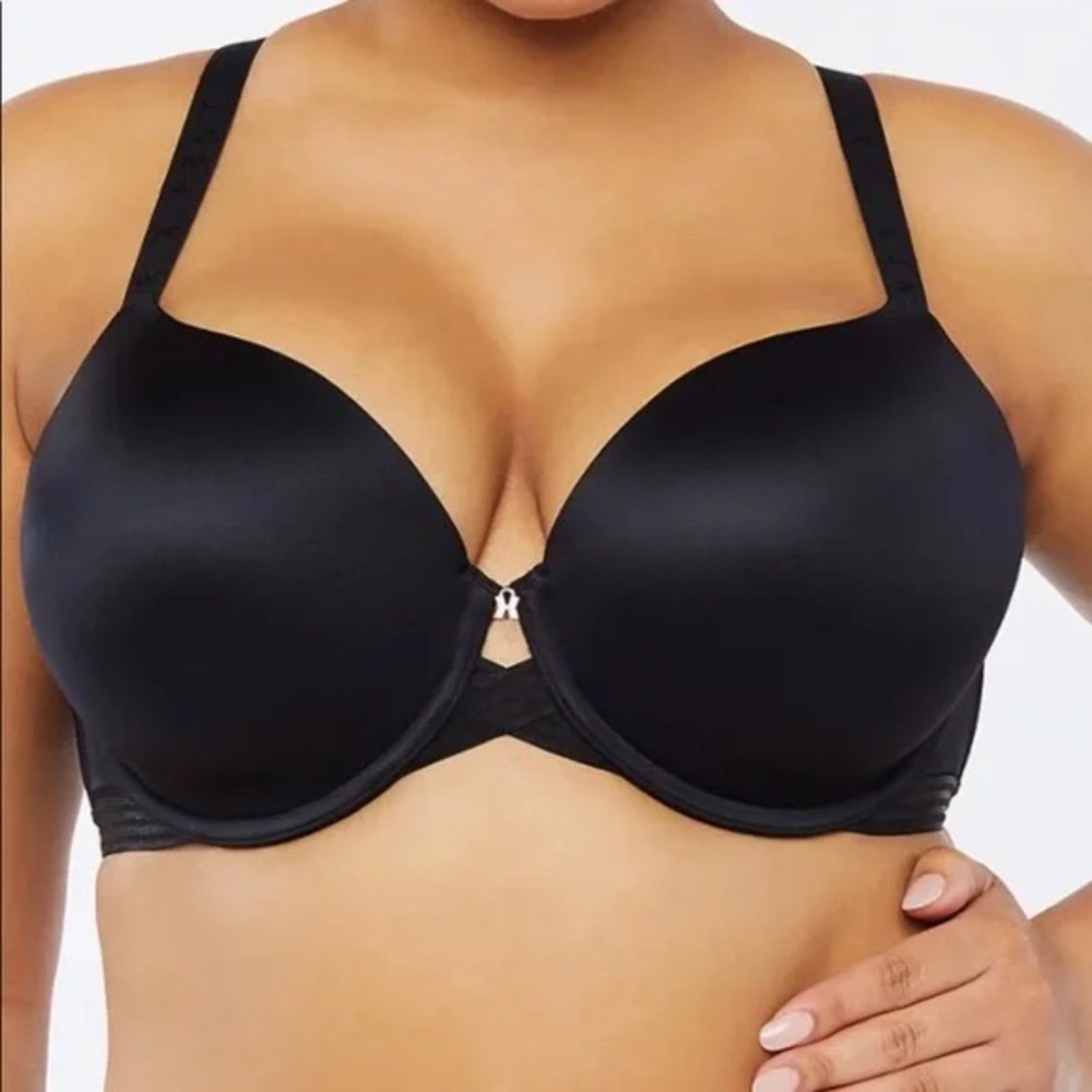 NWT SAVAGE X FENTY
Core Microfiber T-shirt Black Bra Sz 38 D